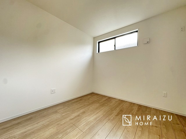 【子供部屋】 | 日当たりの良いお家は嬉しいですよね。それぞれ価値観が分かれる箇所です、実際に内覧して日当たりの心地よさをご体感下さいね♪