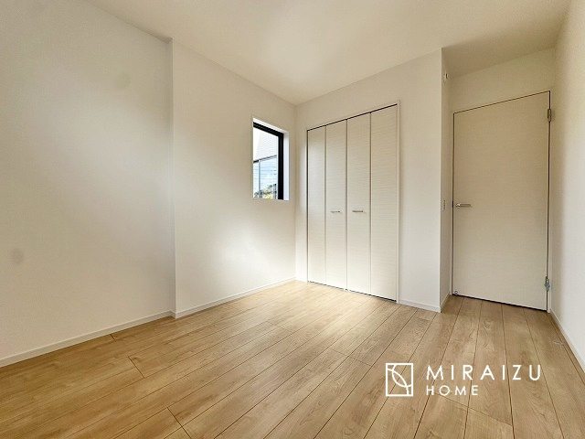 【洋室】 | 建物完成につき、実際のお部屋をごゆっくりご見学いただけます。お休みの日にご家族で見学はいかがでしょう。