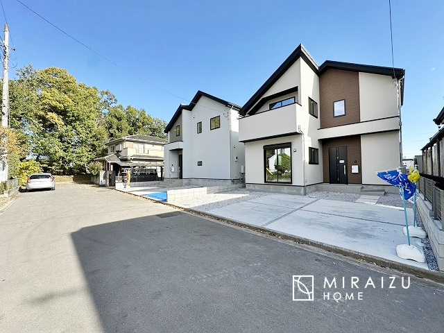 【前面道路含む現地写真】 | 暮らしやすさを考えたプランで快適な現地ロケーションを実現。安らぎに満たされる、ゆとりのある日々を過ごせます♪