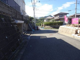 【前面道路含む現地写真】 | 川西市萩原台西2丁目　建築条件無土地