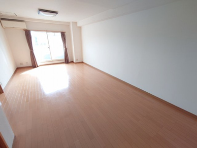 【居間・リビング】 | ユートクコーポ赤坂（A-16）