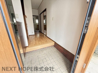 【玄関】 | 川西市西畦野２丁目中古テラスハウス | スッキリとした玄関です♪