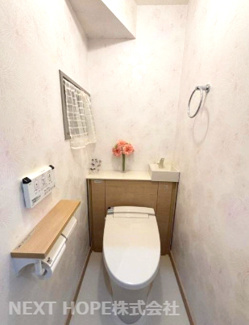 【トイレ】 | 川西市西畦野２丁目中古テラスハウス | トイレです♪約３年前に新調されており、たいへん綺麗です！！