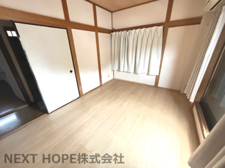 【洋室】 | 川西市西畦野２丁目中古テラスハウス | 2階洋室７帖です♪バルコニーに面した明るく開放的な室内です！１