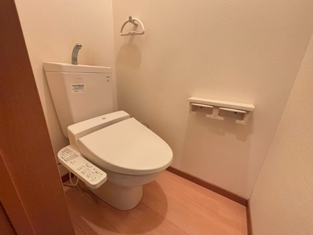 相生・須永一戸建のトイレ|コンパクトで使いやすいトイレです