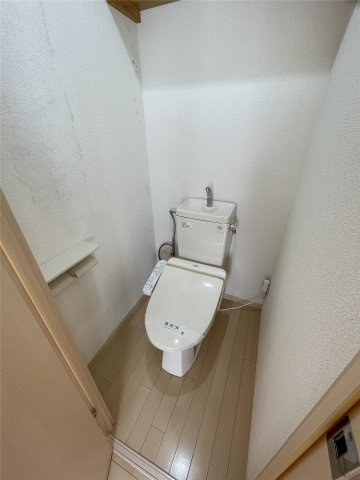 サンヒルズIIのトイレ|快適な温水洗浄便座トイレです