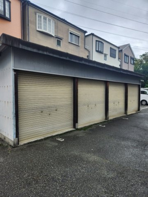 【駐車場】 | 岩田シャッター付ガレージ　北条町1丁目