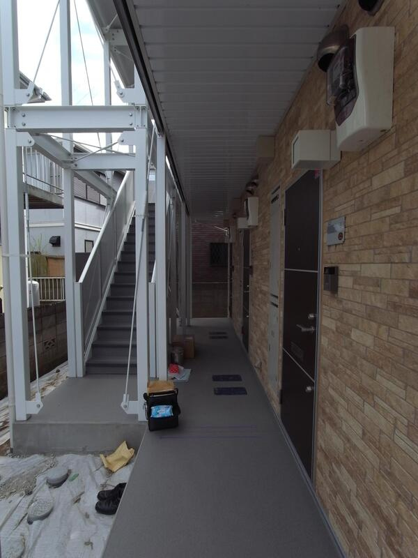 リブリ・JOY MAKUHARIのエントランス|落ち着いたエントランスです