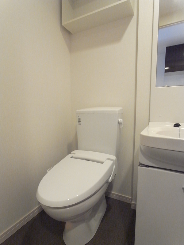 リブリ・JOY MAKUHARIのトイレ|落ち着いた色調のトイレです