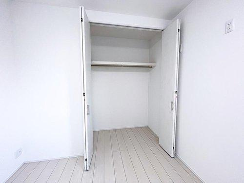 グランフェリディア泉南市新家第２期　１号棟の収納