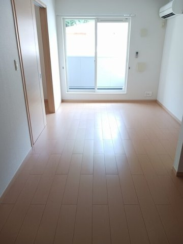 リバーサイド　レジデンス　Ａの居間・リビング