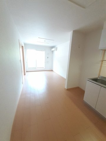 リバーサイド　レジデンス　Ｂの居間・リビング