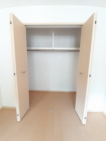 リバーサイド　レジデンス　Ｂの収納