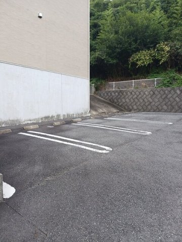 セレーノＡの駐車場