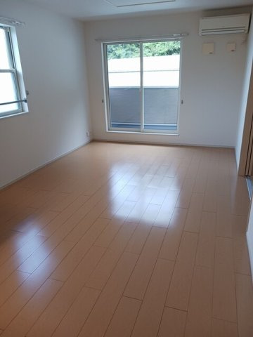 セレーノＡの居間・リビング