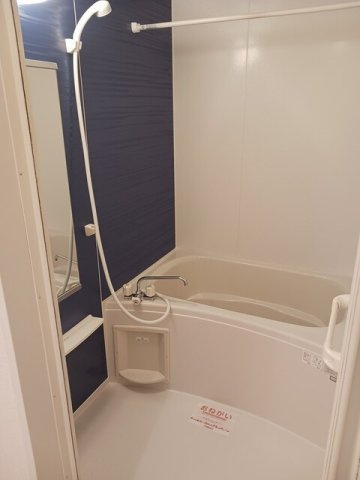 セレーノＡの浴室