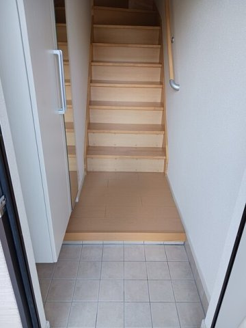 ブリーゼＡの玄関