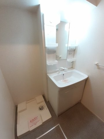 リバーサイドレジデンスＣの洗面所