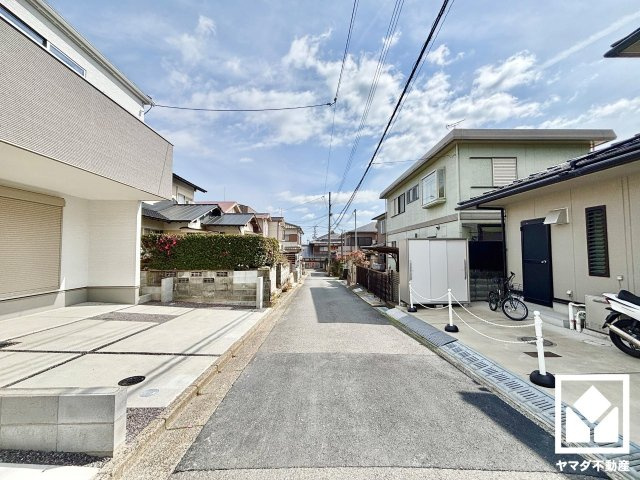 大津市滋賀里１丁目　2期　1号地の前面道路含む現地写真