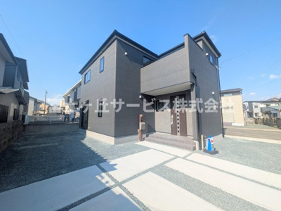 【外観】 | 磐田市見付 新築一戸建て | 現在建築中の外観画像です。ご内覧は同じメーカーの完成物件へご案内いたしますので、いつでもご相談ください！