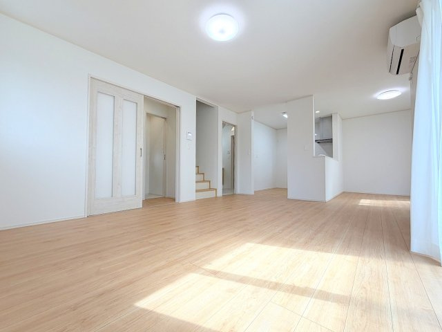 昭島市田中町1丁目全２棟　新築分譲の居間・リビング