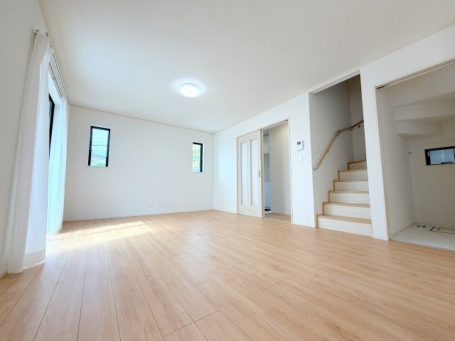 昭島市田中町1丁目全２棟　新築分譲の居間・リビング