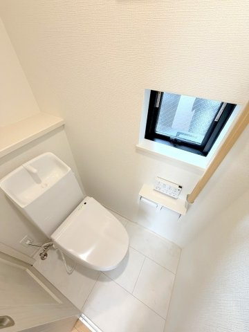 昭島市田中町1丁目全２棟　新築分譲のトイレ