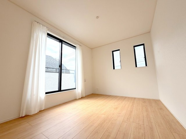 昭島市田中町1丁目全２棟　新築分譲の洋室