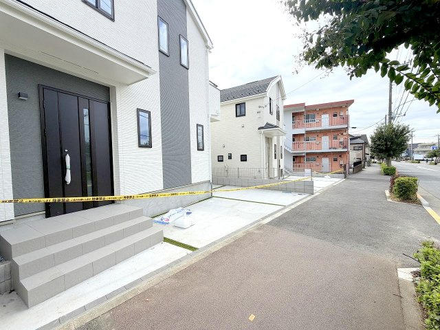 昭島市田中町1丁目全２棟　新築分譲の前面道路含む現地写真