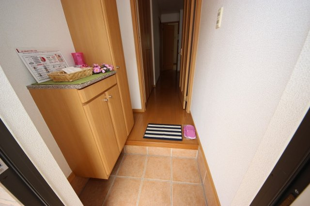 スプリングコートＢの玄関