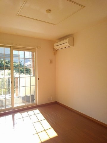 フィオーレＢの居間・リビング