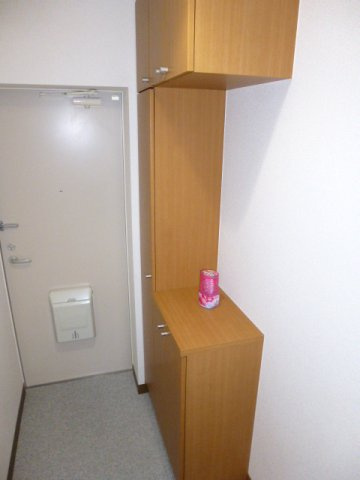 サンパティークメゾン　Ａの玄関