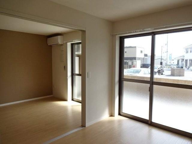 アンプルールの内装|室内