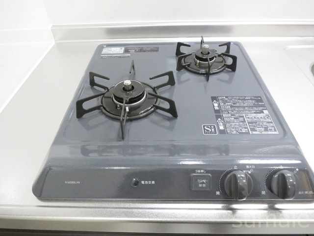 アリエ新小岩の設備|ガスコンロが二口付いているので、入居後すぐ料理が作れます！