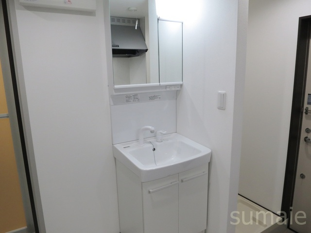 アリエ新小岩の洗面所|使いやすい独立洗面台です。