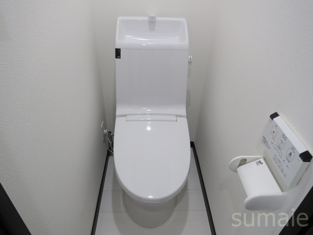 アリエ新小岩のトイレ|温水洗浄便座機能が付いたトイレです。