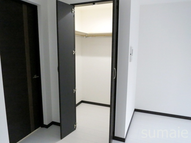 アリエ新小岩の収納|大容量！たっぷり収納できるウォークインクローゼットです。