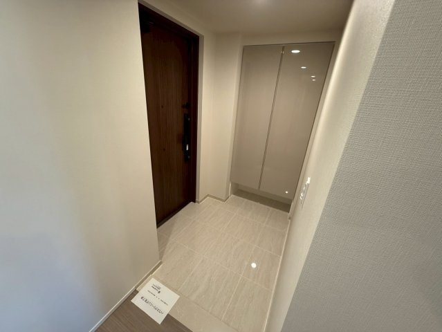 ローレルタワー堺筋本町の玄関