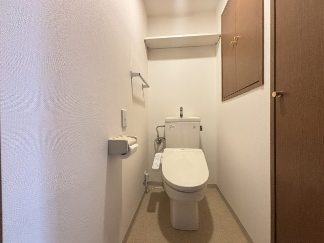 温水洗浄機能付きトイレ