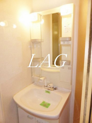 【洗面所】 | フローラ東大宮 | 洗面台です。