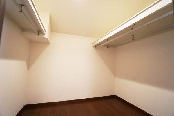 下飯田町（下飯田駅） 6780万円の独立洗面台