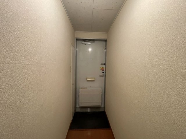レオパレスグリーンハイツ２号館の玄関|シンプルで使いやすい玄関です