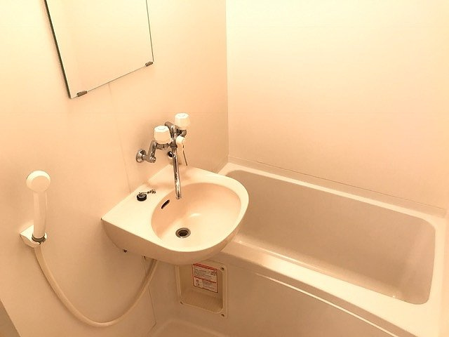 レオパレスＨａｎａｌｅｉの浴室|きれいなお風呂です