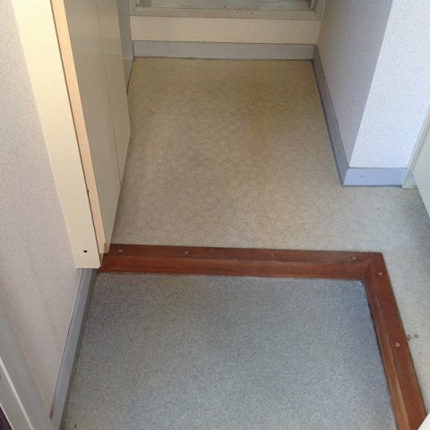 レオパレス三橋の玄関|収納もある玄関です