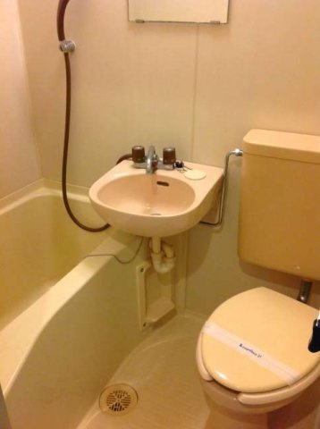 レオパレス春日部第５の浴室|日々の疲れを癒すお風呂付です