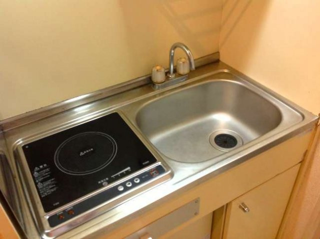 レオパレス春日部第５のキッチン|お料理しやすいキッチンです