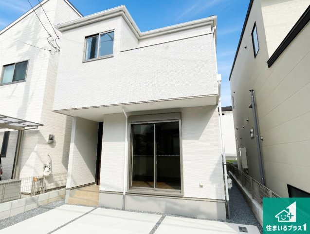 八尾市刑部　第1期　新築一戸建てのトイレ|シンプルなトイレは落ち着く空間！お手入れも簡単です！