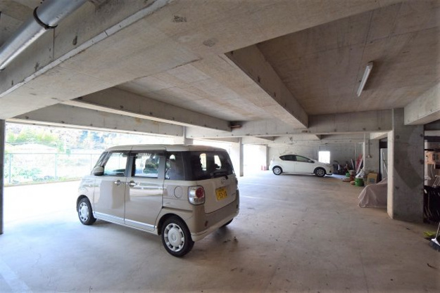 【駐車場】 | 熱海市下多賀　店舗付住宅 | 駐車場スペース並列7台分有り