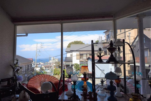 【エントランス】 | 熱海市下多賀　店舗付住宅 | 店内からも海望む