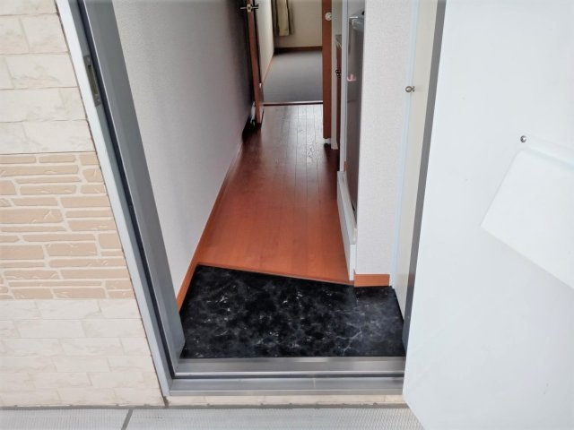 レオパレスＧ＆Ｃの玄関|ゆったりとした玄関です